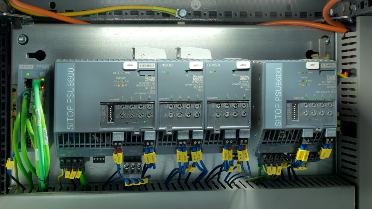 Integrating the power supply system into the digital world of automation allows Scott to make the plant Industrie 4.0 ready.