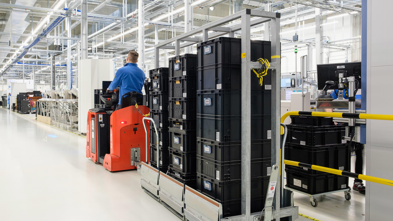 Black material boxes are the distinguishing feature of the production concept.