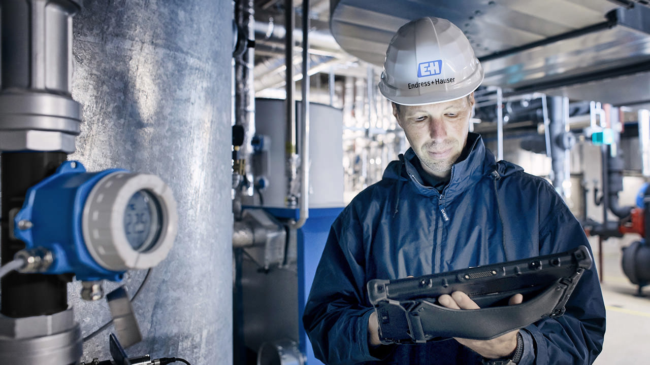 Ready for use at the field level. With Ethernet-APL, digitalization will receive a boost in process engineering production environments.