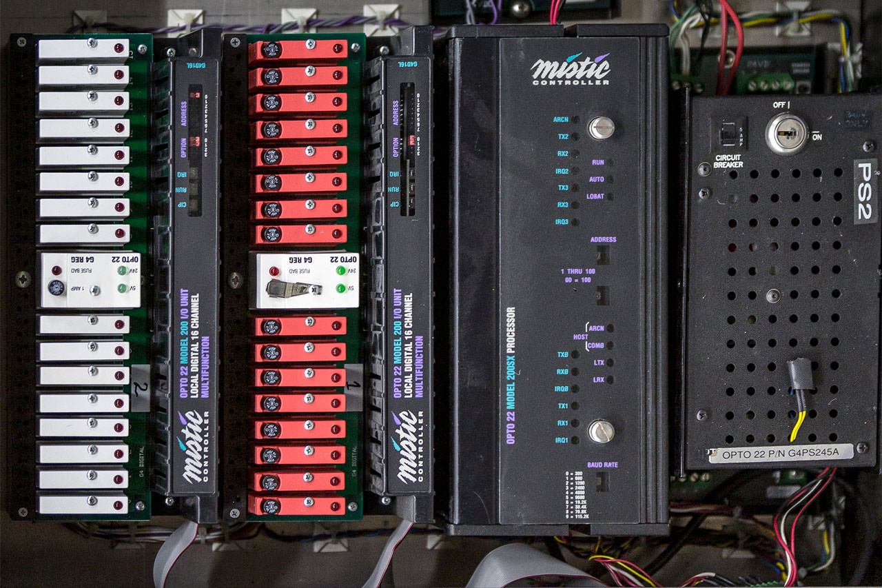 Early PACs provided a wider feature set, including discrete and analog I/O, serial communication, and high-level programming languages. (pictured: Opto 22’s mistic platform, circa 1991)