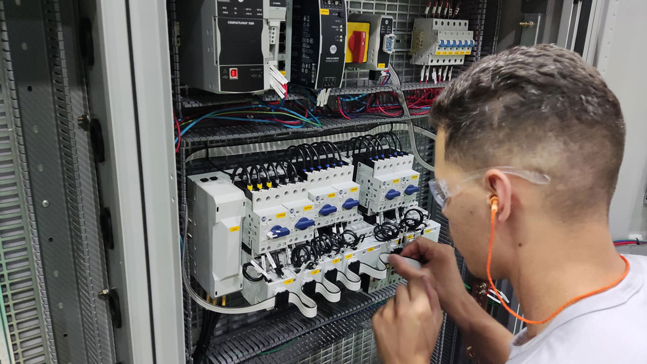 Volga reduces control panel wiring time by 66% with Rockwell Automation’s EtherNet/IP In-cabinet solution.